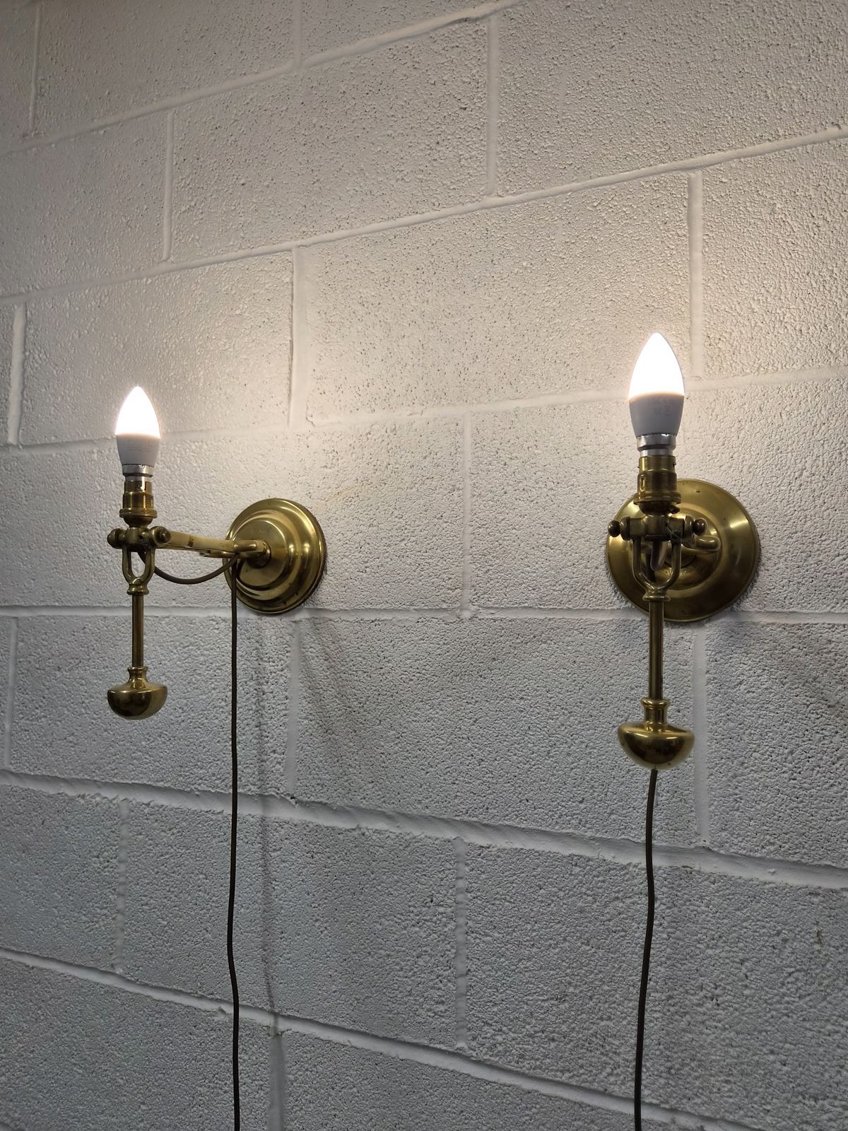 Matched Pair Of Antique Brass Maritime Gimbal Wall Sconces Or Table Lamps  Playmit & Mcgeoch photo 650.0