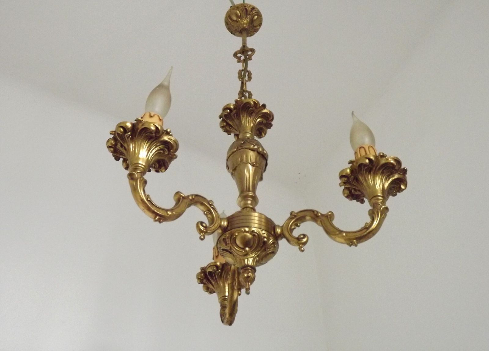 Lustre à 3 bras de style traditionnel français en bronze estampillé, mid-century photo 170.0