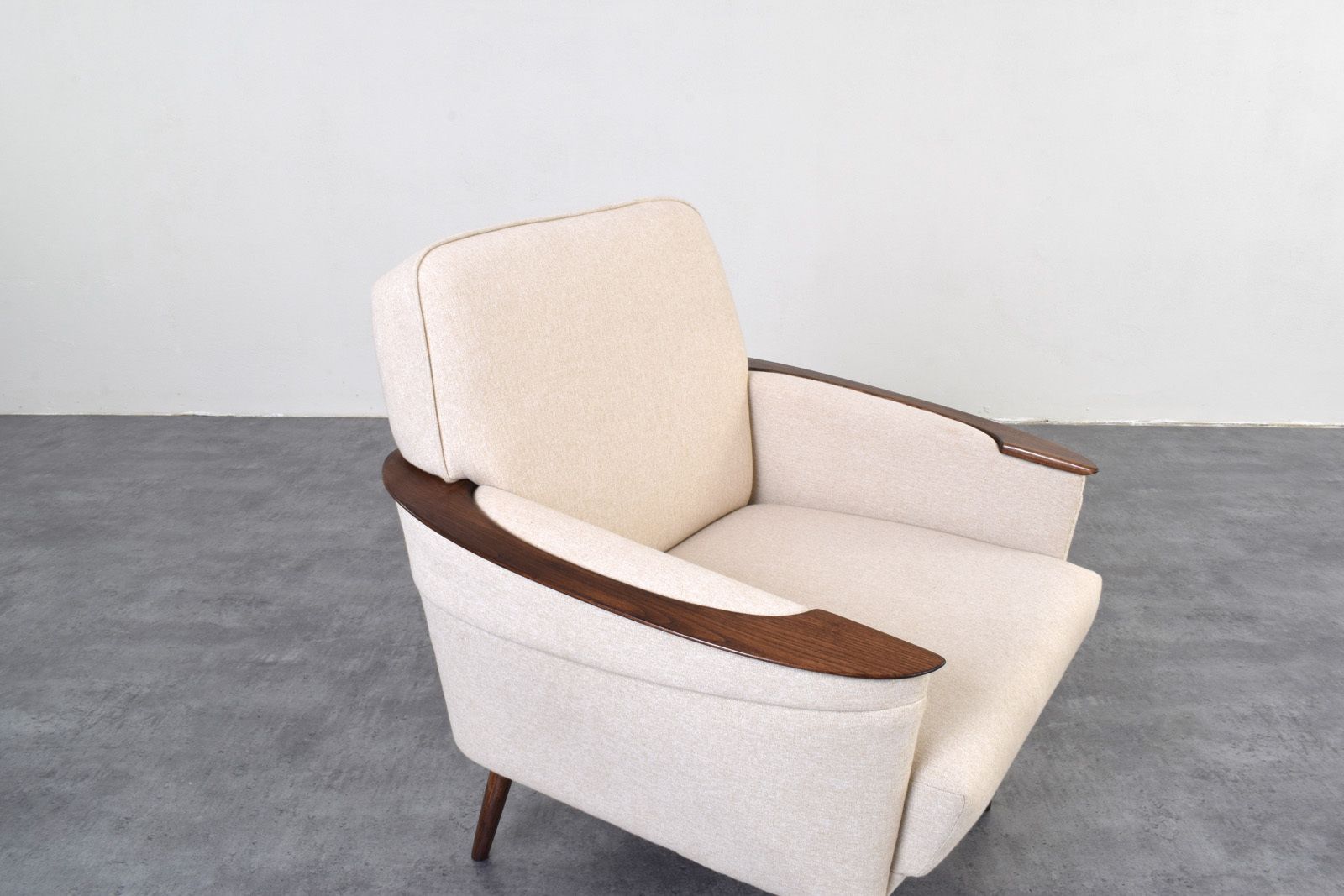 photo furniture Mid Century German Lounge Chair, 1960s.
