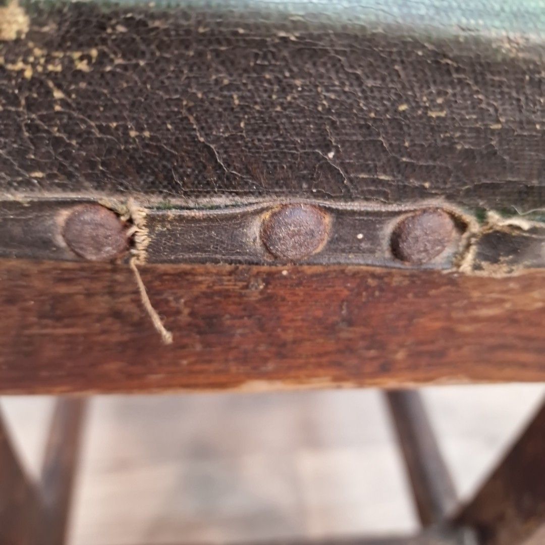 photo vintage Antique Wooden Upholstered Stool Rustic Seat Side Dressing Piano Vintage