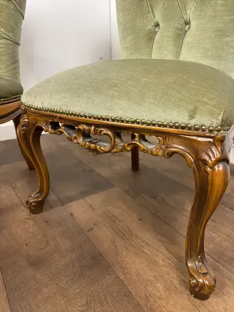 photo vinterior Pair Of Reproduction Upholstered Bedroom Chairs