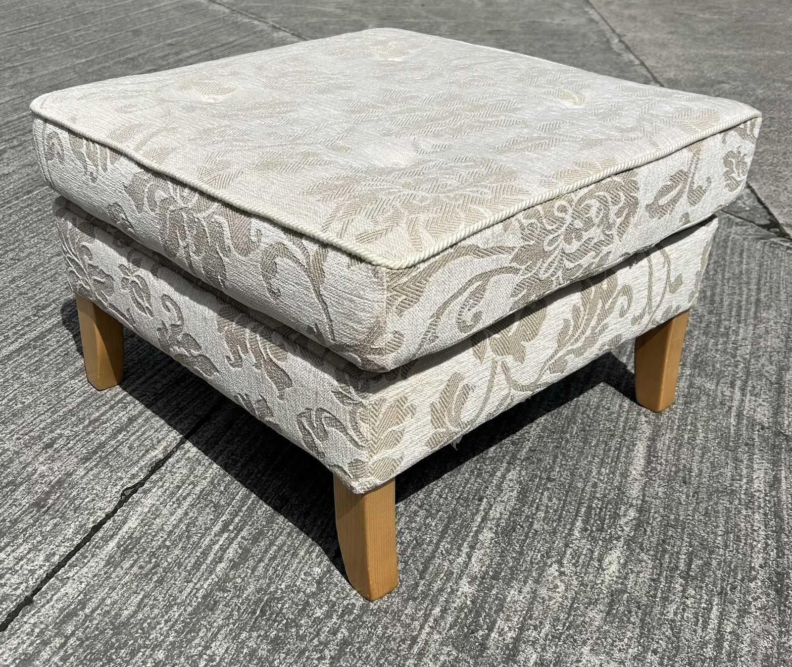 photo furniture Ercol Palma Premier Footstool Pouffe In Pavina Beige Fabric