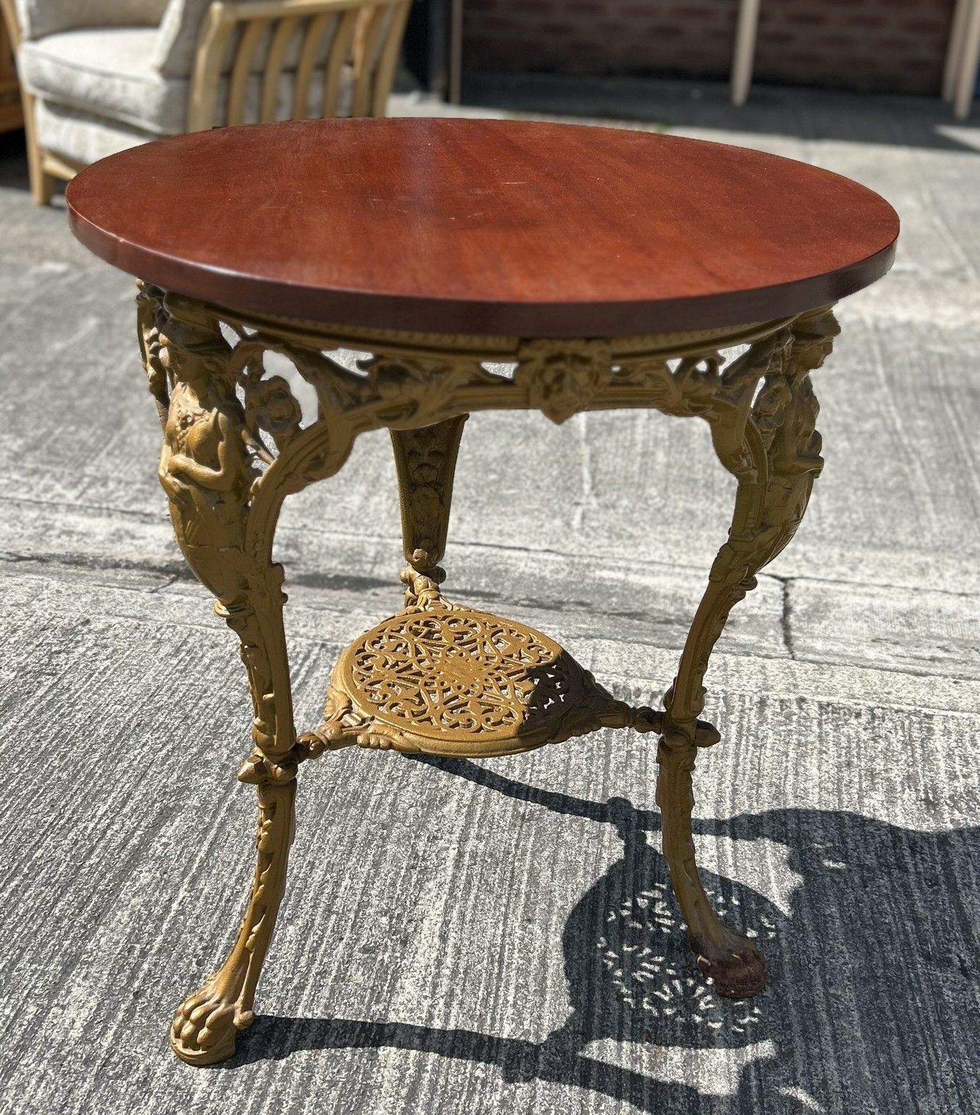 photo vintage Antique Detailed Cast Iron Britannia Base Pub Tavern Table Original Gold Paint