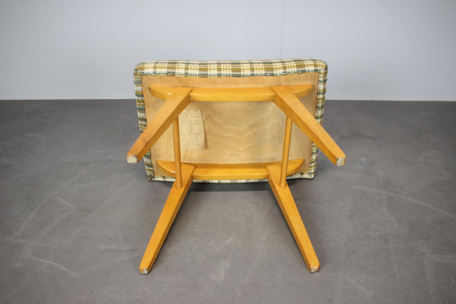 Mid-Century beklede kruk of voetenbank, Tsjecho-Slowakije, jaren 1970 photo buy