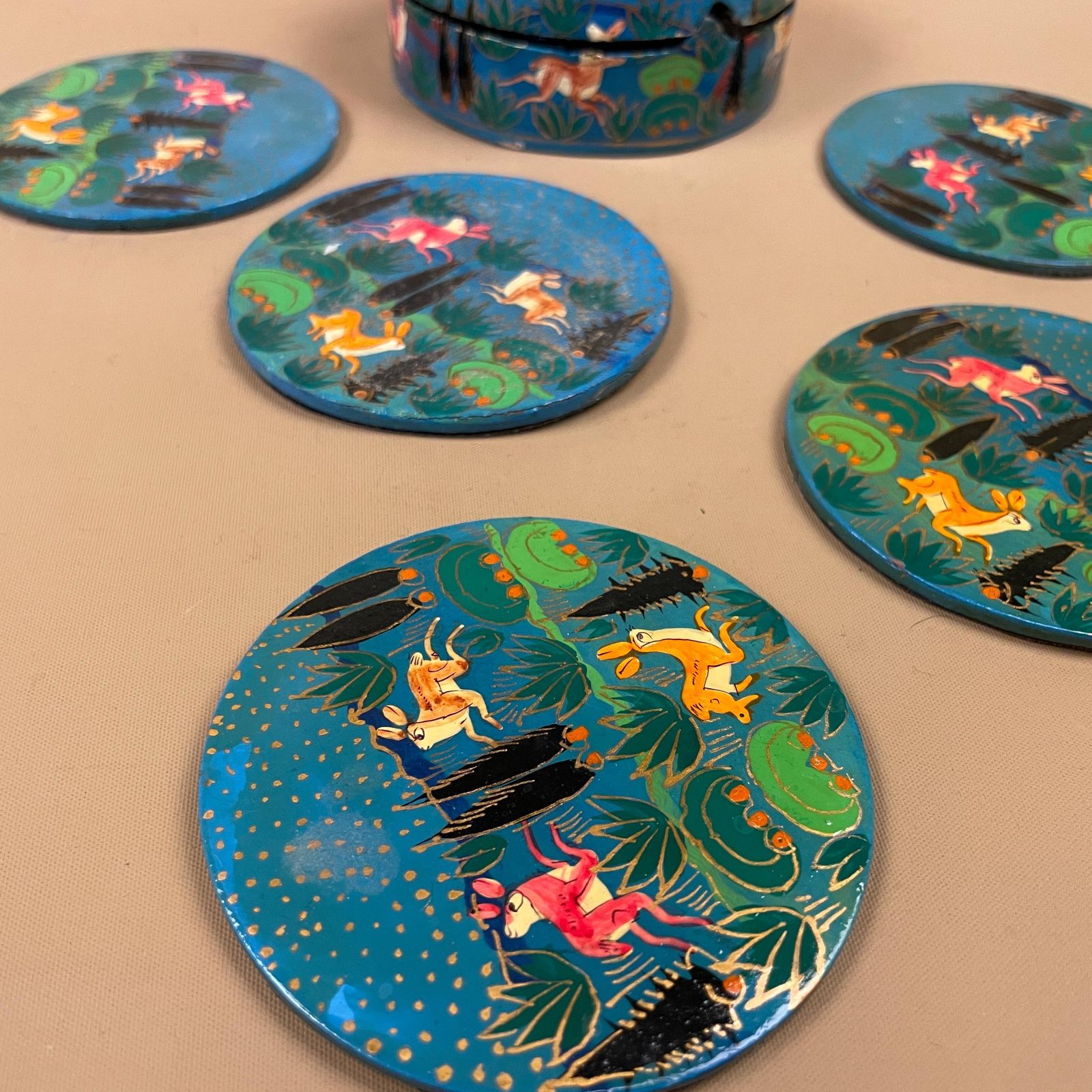 photo furniture Indian Hand Painted Round Box Kashmir Papier Mache Set Of 6 Coasters Mats Mat Trinket Blue Vintage Antique Old Animals Coaster Placemat