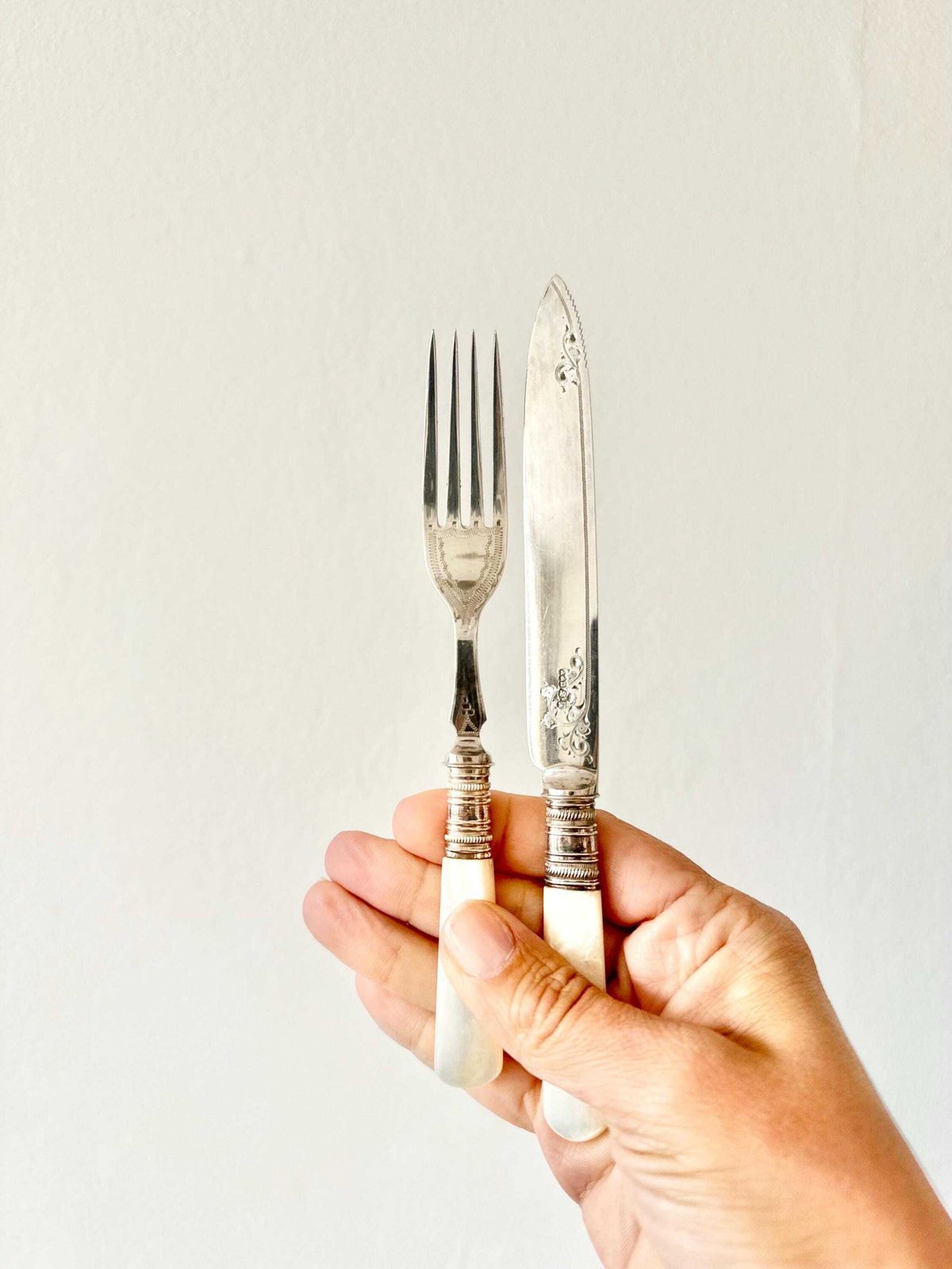 Antique Mother Of Pearl And Silver Plated English Made Set Of 12 Cutlery Pieces Engraved Blades Original Satin Lined Case 6 Forks 6 Knives photo buy