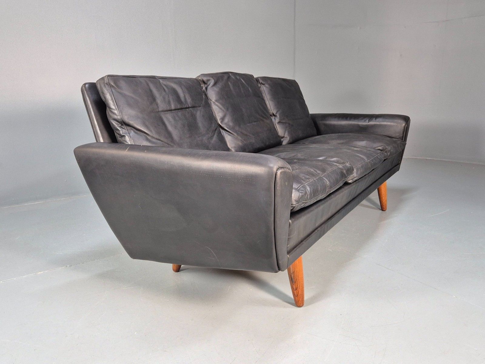 Furniture Vintage 3 Seater Black Leather Sofa 1960s Danish Thams Retro Mcm Eb09926 photo