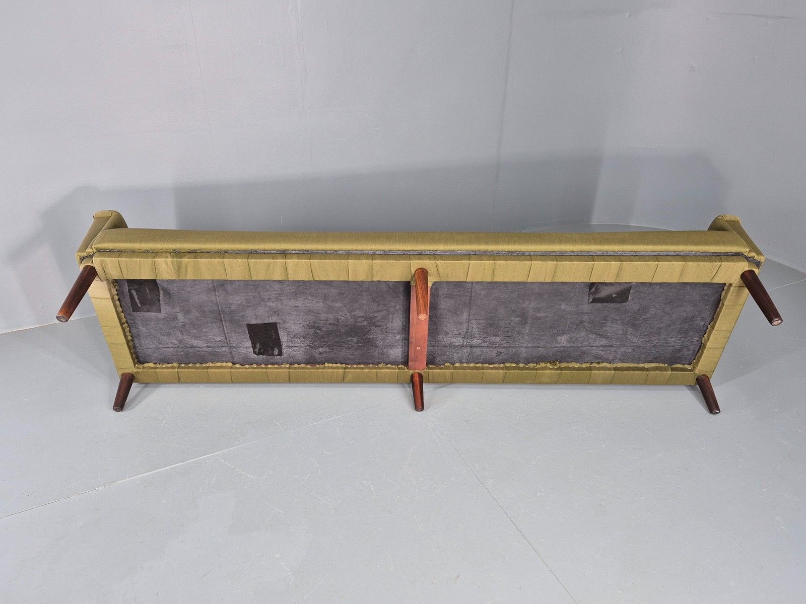 photo furniture Vintage Mid Century 4 Seat Sofa Green Cotton Upholstery 1960s Retro Eb11374
