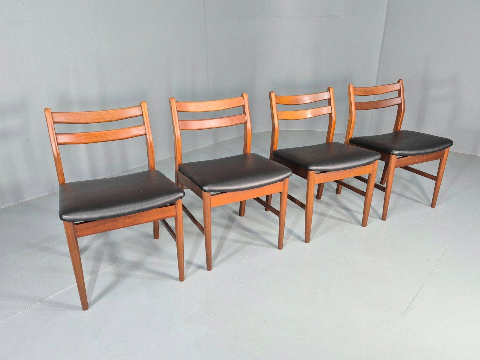 4 Vintage Jentique Dining Chairs Teak Frames Black Vinyl 60s Retro Mcm Eb1195