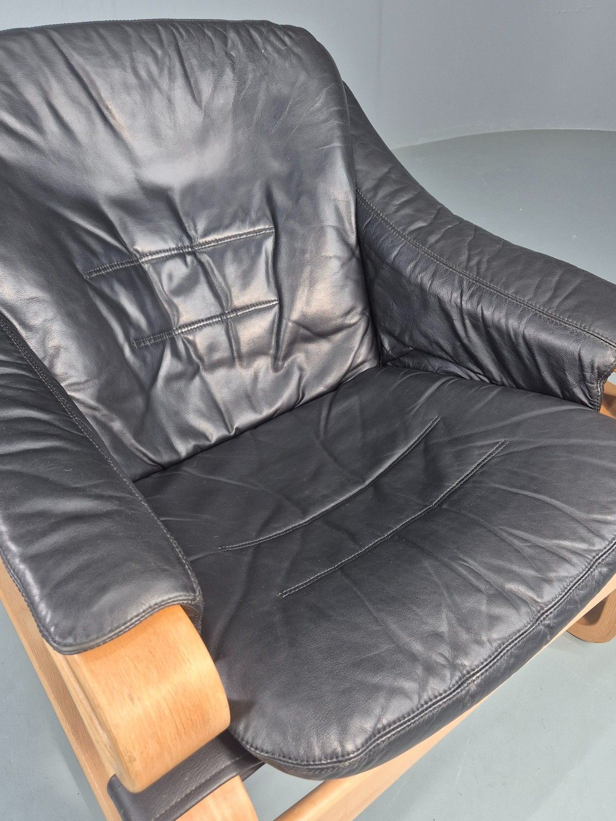 Vintage 1970s Lounge Chair Krokken By Fribytter Leather Bentwood Retro Eb11998 photo for sale