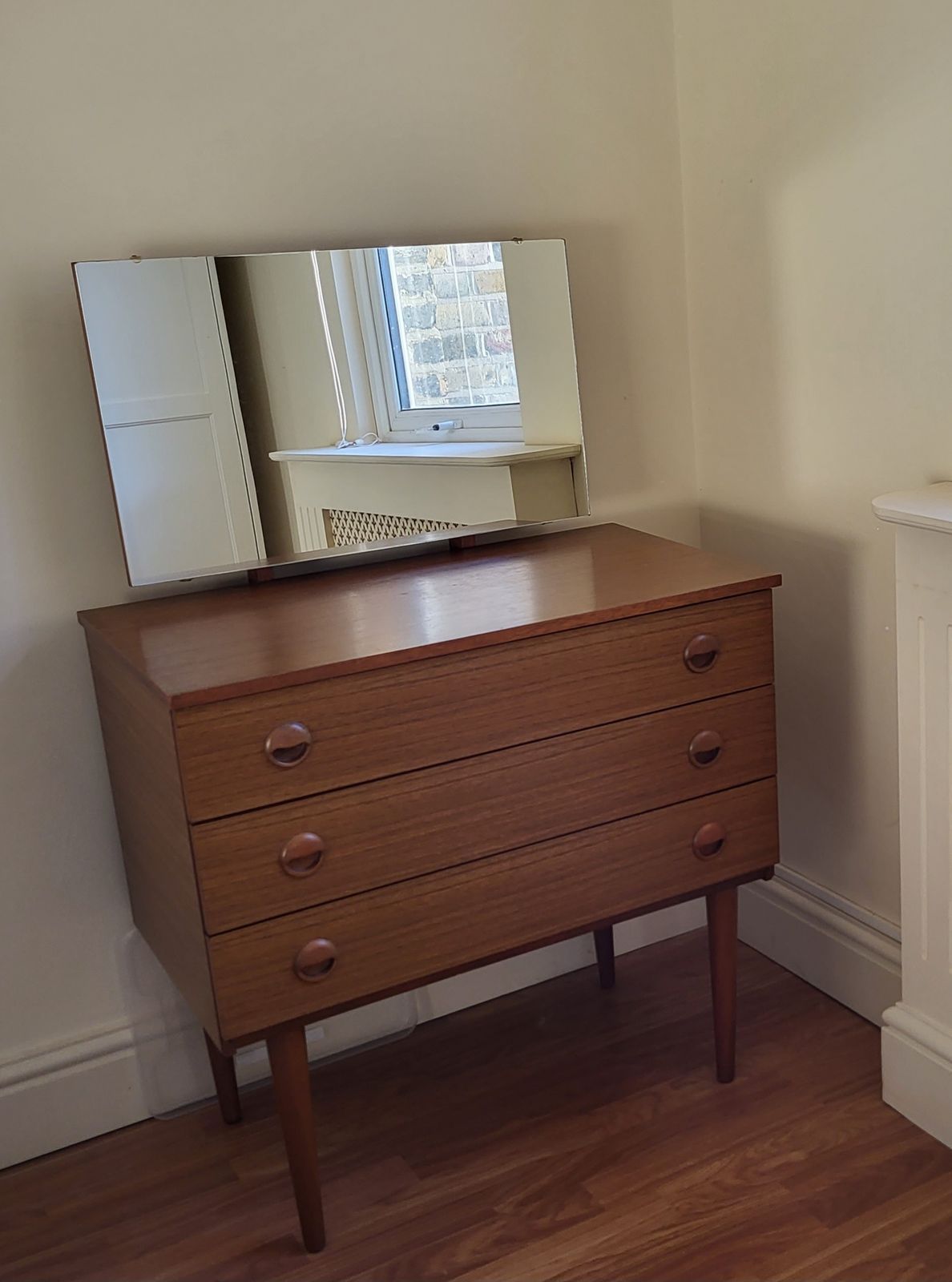 Schreiber Mid Century Chest Of Drawers W/Removable Mirror And Rounded Drawers photo furniture
