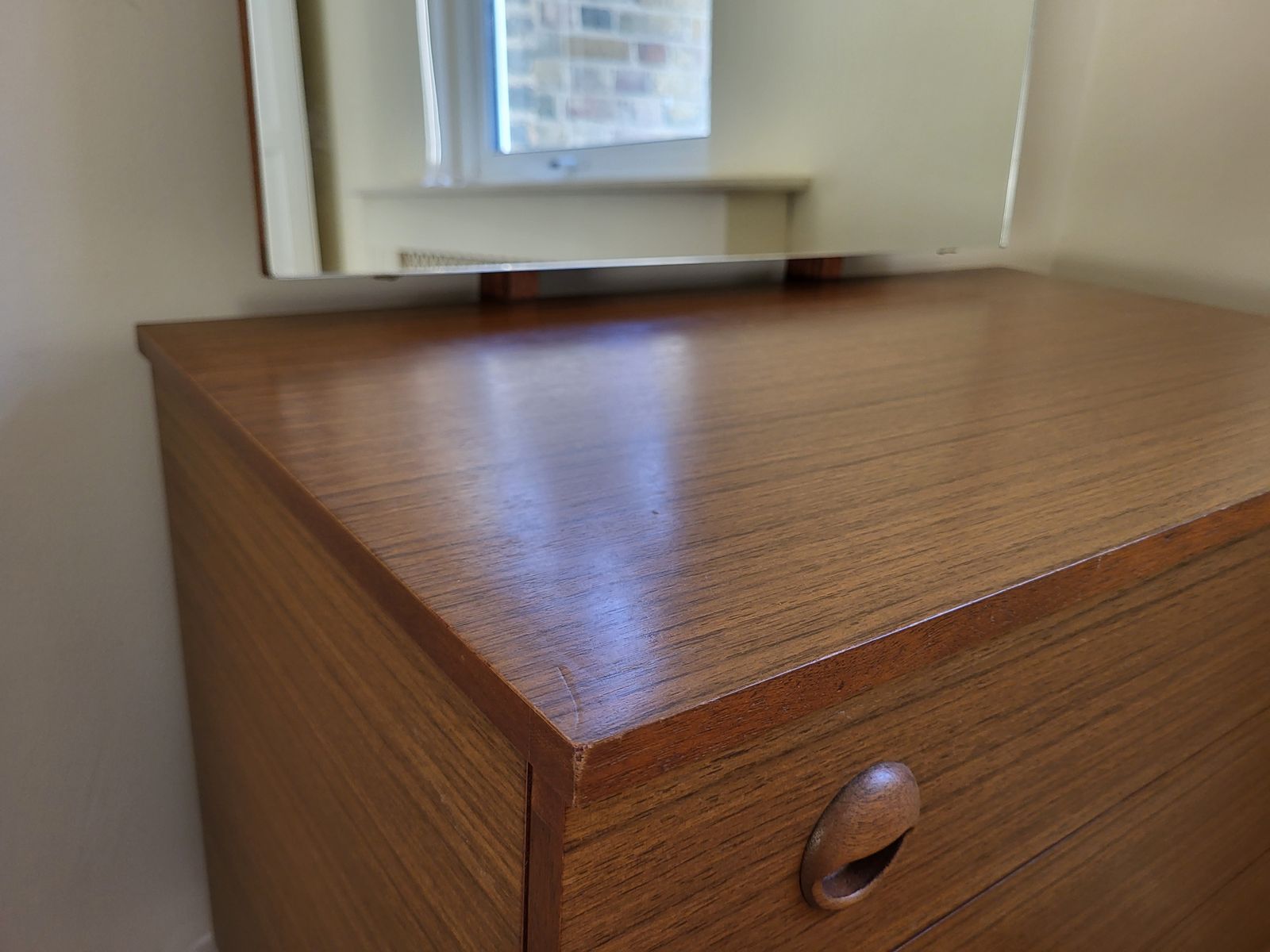 Schreiber Mid Century Chest Of Drawers W/Removable Mirror And Rounded Drawers photo for sale
