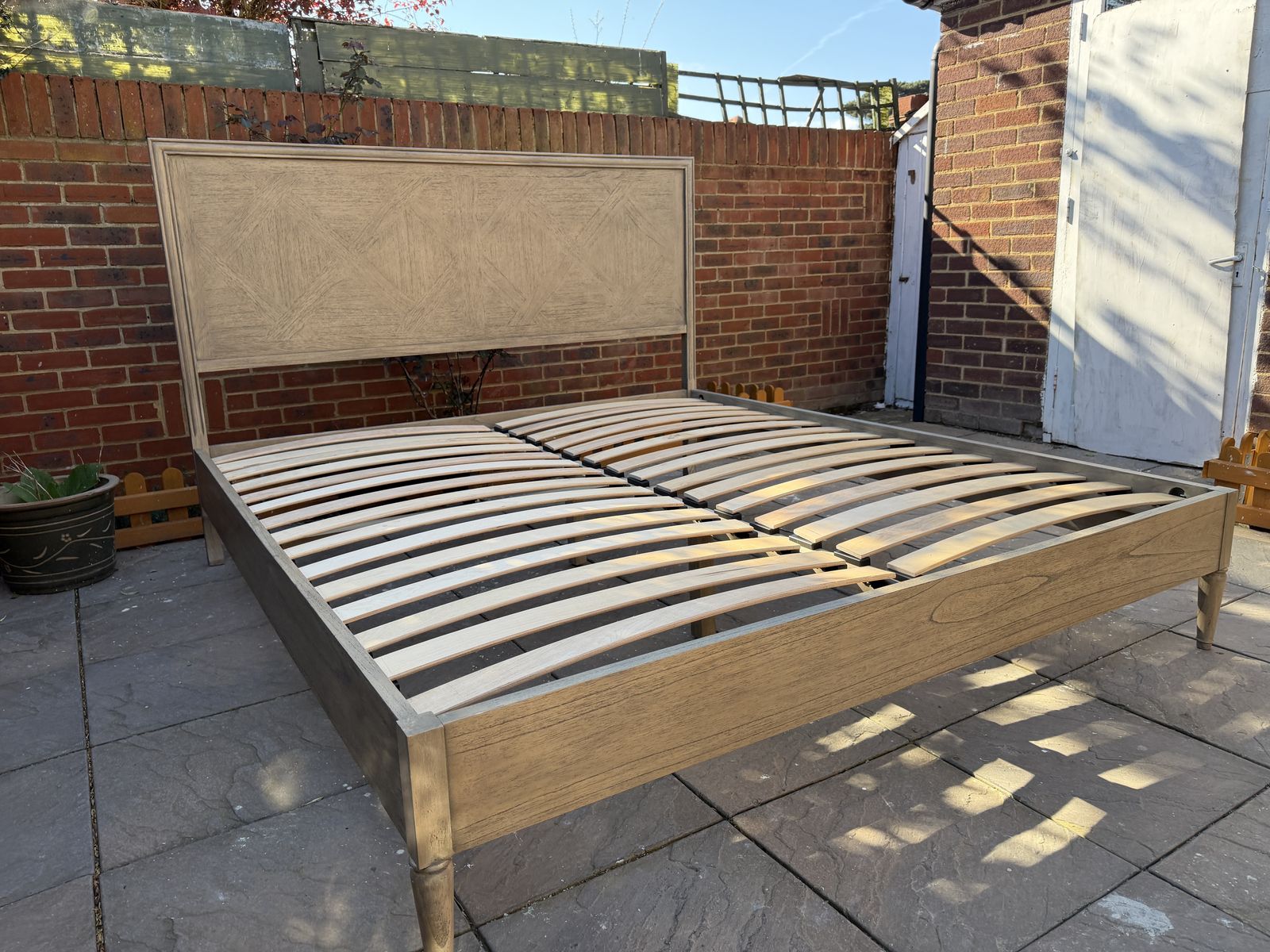 photo vintage Stunning French Colonial Style Super King Size Bed Frame – Superb Condition – Rrp £1,440