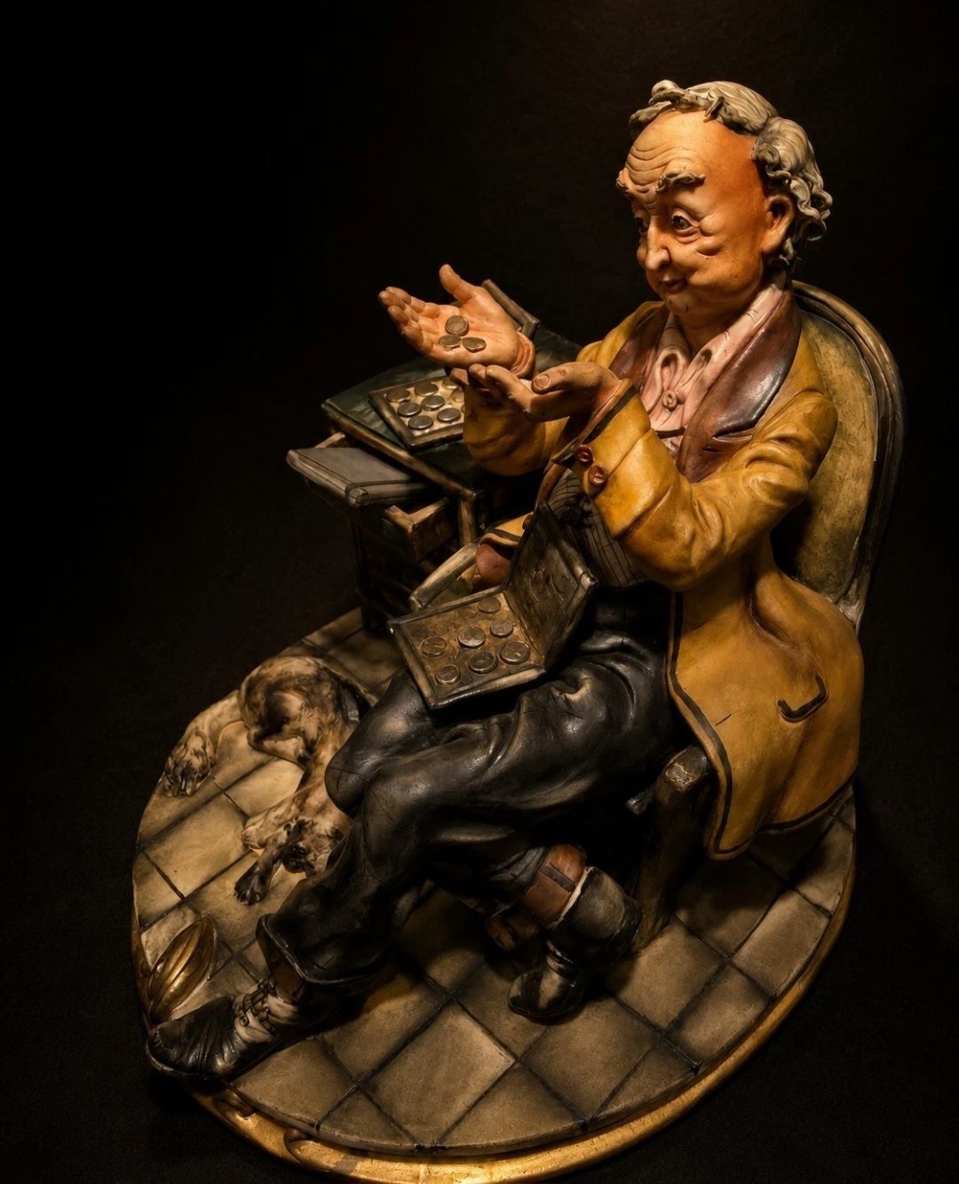 Rare Capodimonte Italian Figurine Coin Collector Dog photo furniture