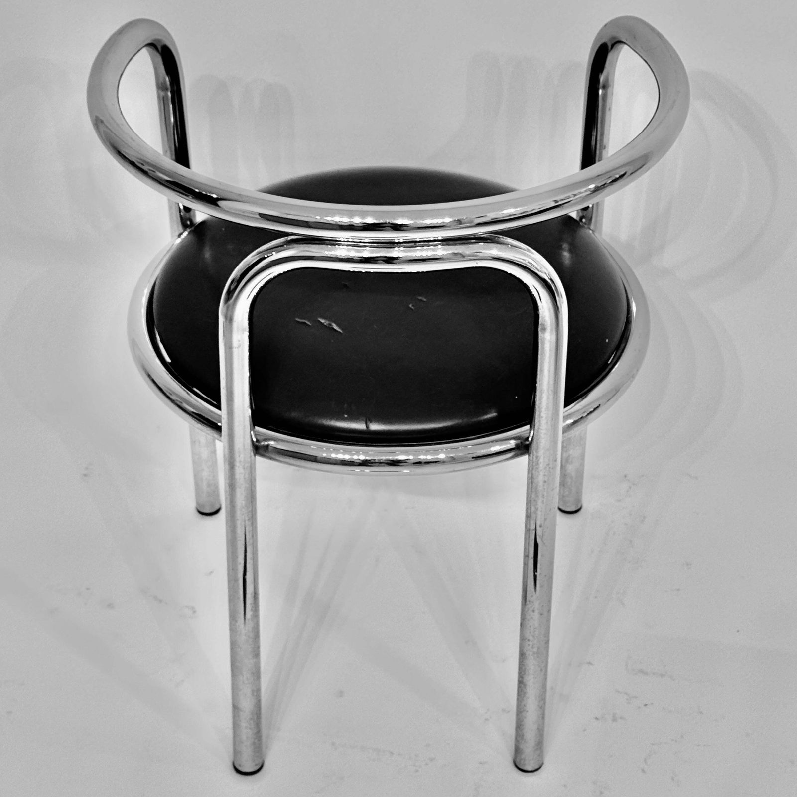Early Gae Aulenti For Zanotta 'Locus Solus' Tubular Chrome Armchair In Chrome photo for sale