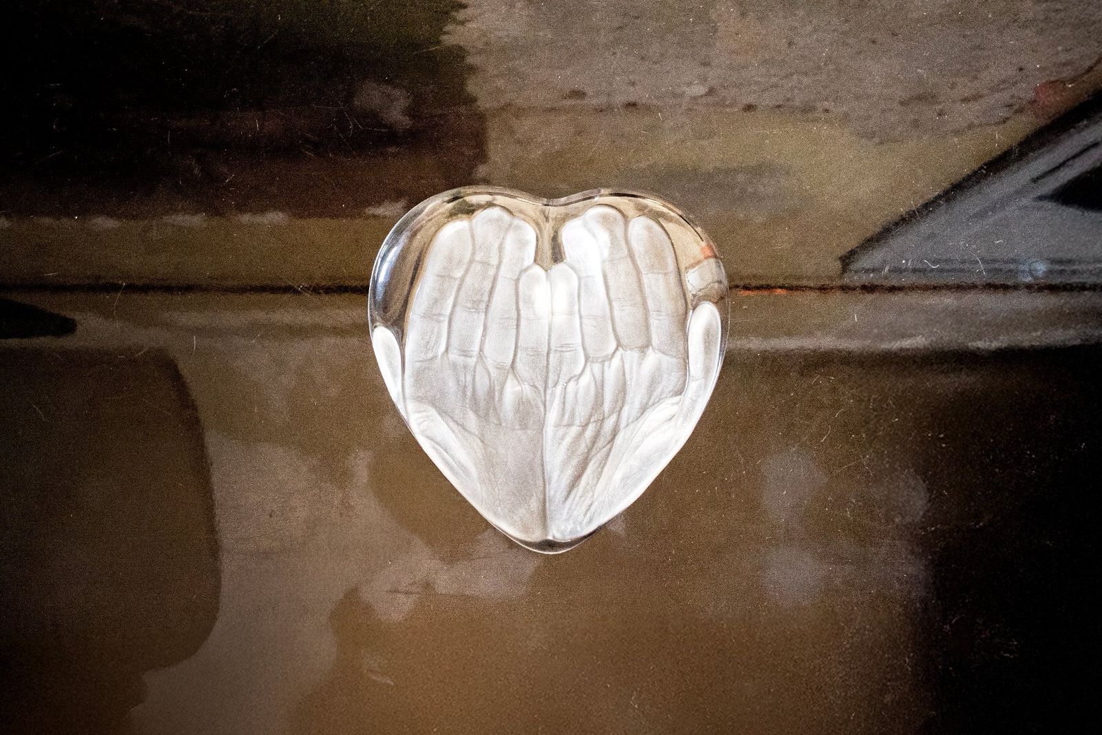Crystal Sculpture Of Heart Supported By Hands By Tony Morgan For Daum, 1970s