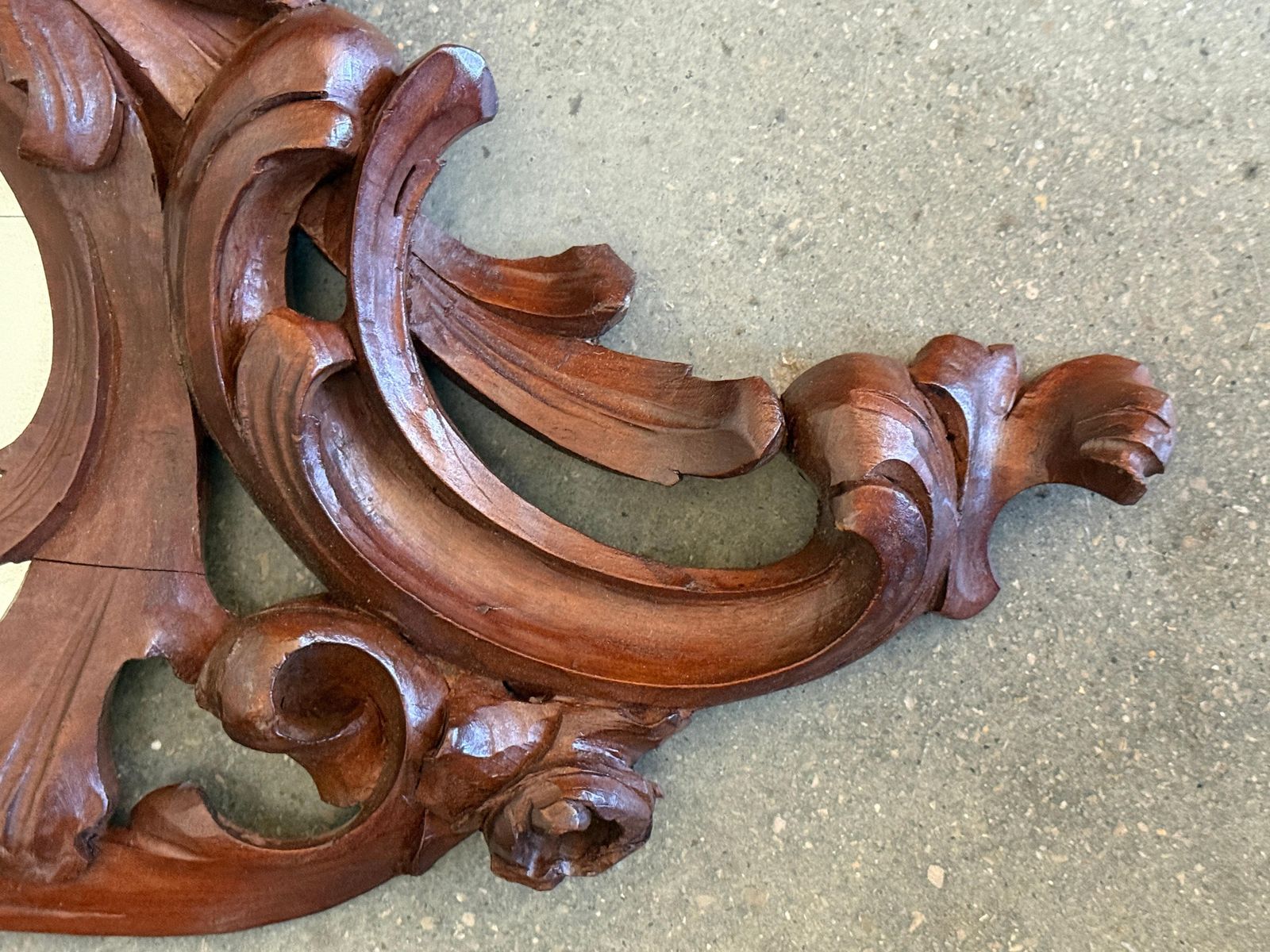 Pair Of Antique Baroque Cornucopia Mirrors – Hand Carved Wooden Wall Décor photo vinterior