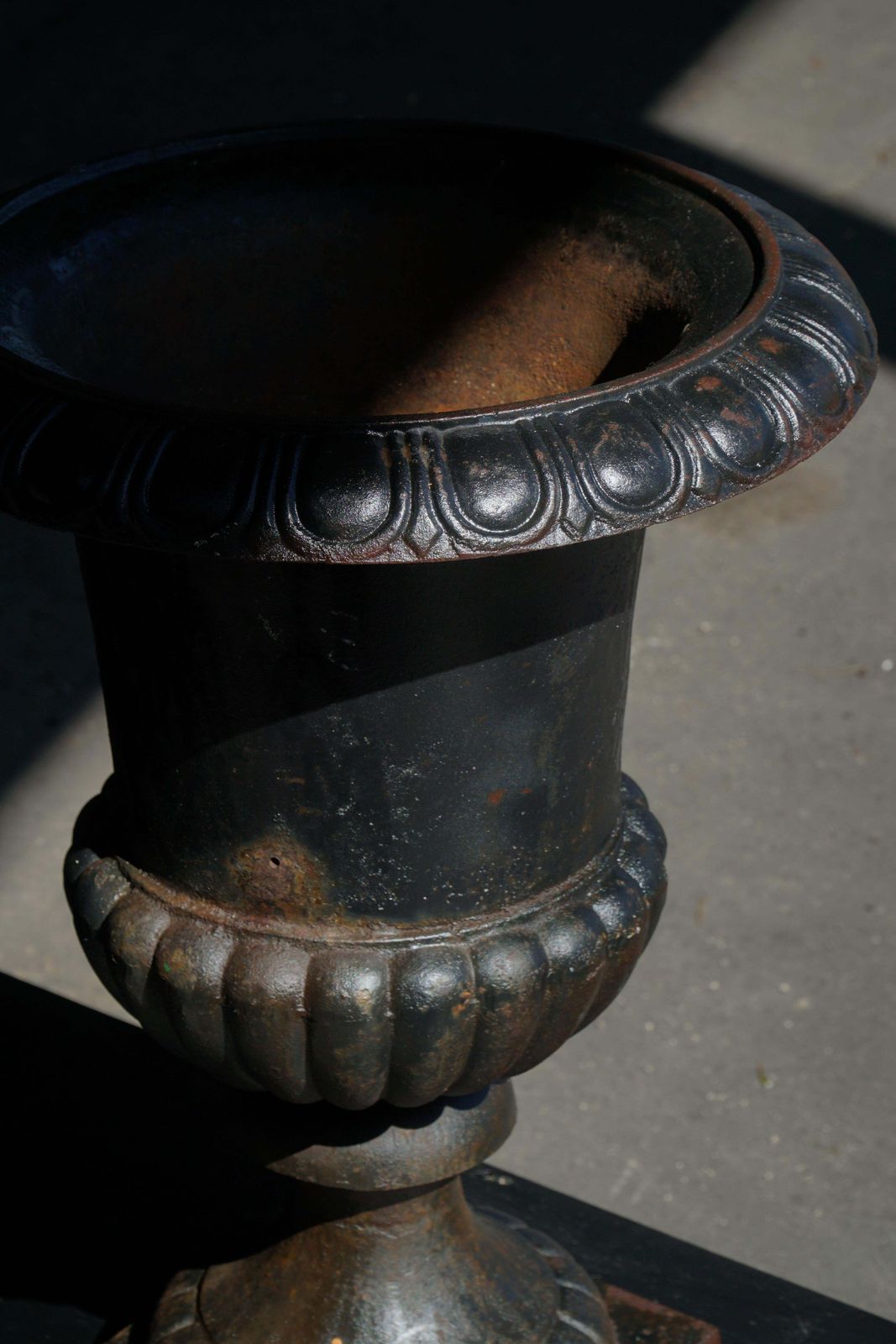 Decorative Cast Iron Garden Urn / Jardinière, French Neoclassical Design, 1950s photo 932.0