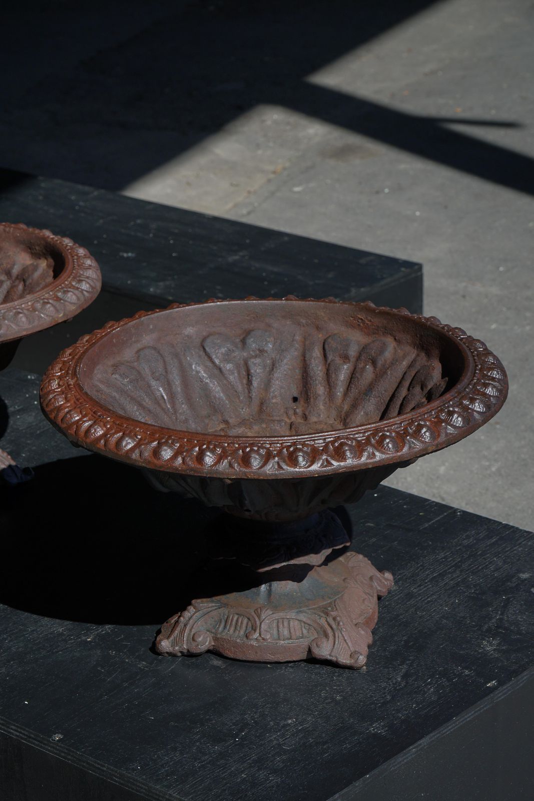 Pair Of Antique Neoclassical Cast Iron Garden Urns / Vases, French, 1900s photo Garden Decor