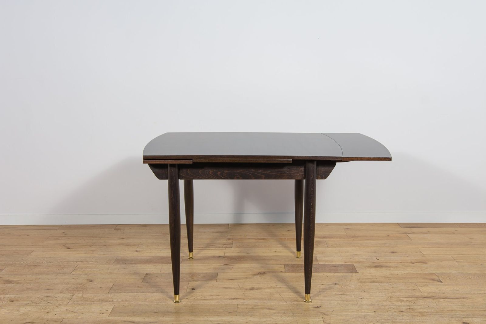 photo furniture Mid Century Extendable Teak Dining Table, United Knigdom, 1960s
