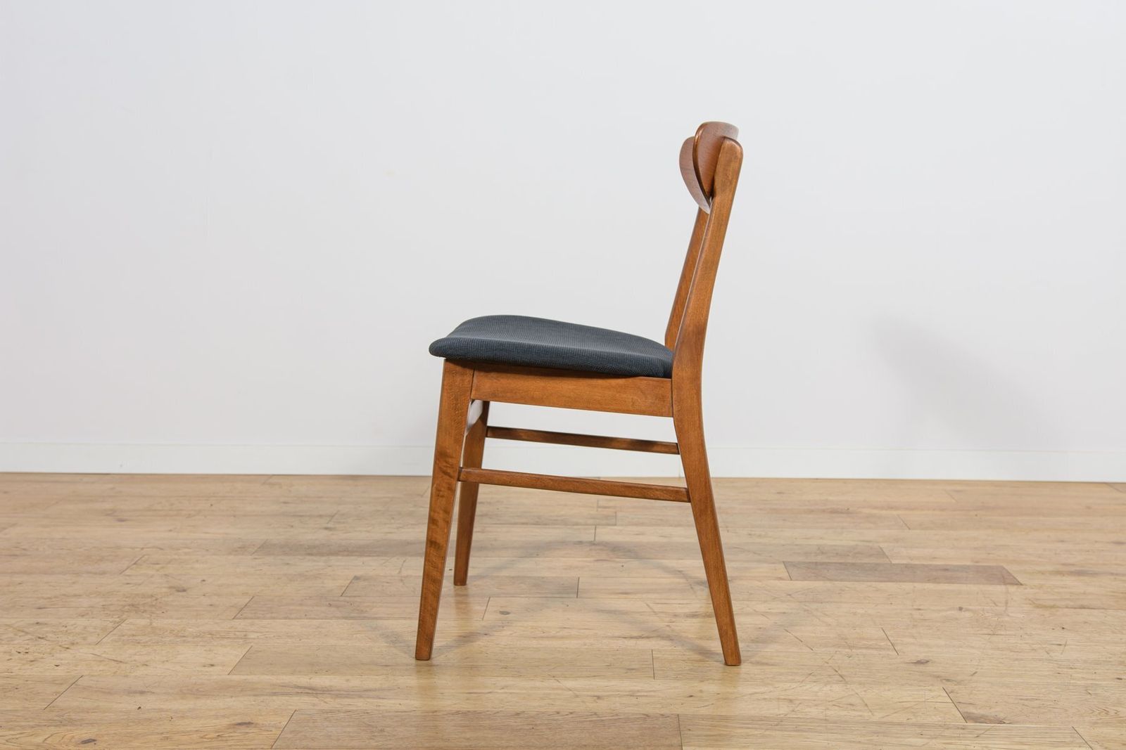 photo furniture Mid Century Model 210 Dining Chairs From Farstrup Møbler, 1960s, Set Of 6