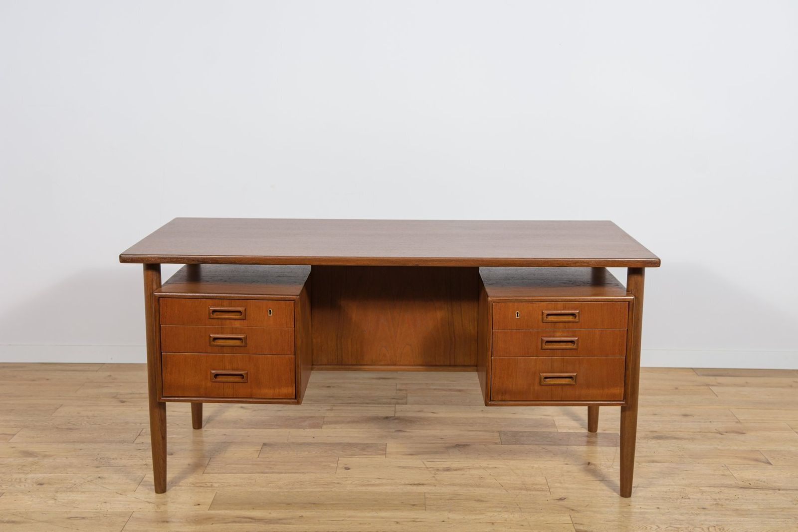 Mid Century Freestanding Teak Desk By Arne Vodder For Sibast, 1960s photo for sale