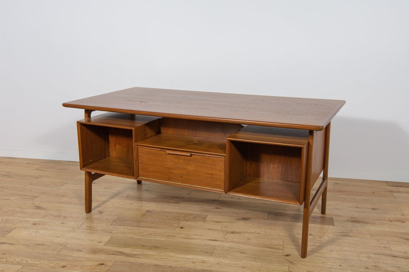 Mid Century Teak Model 75 Freestanding Desk From Omann Jun, Denmark, 1950s photo Furniture