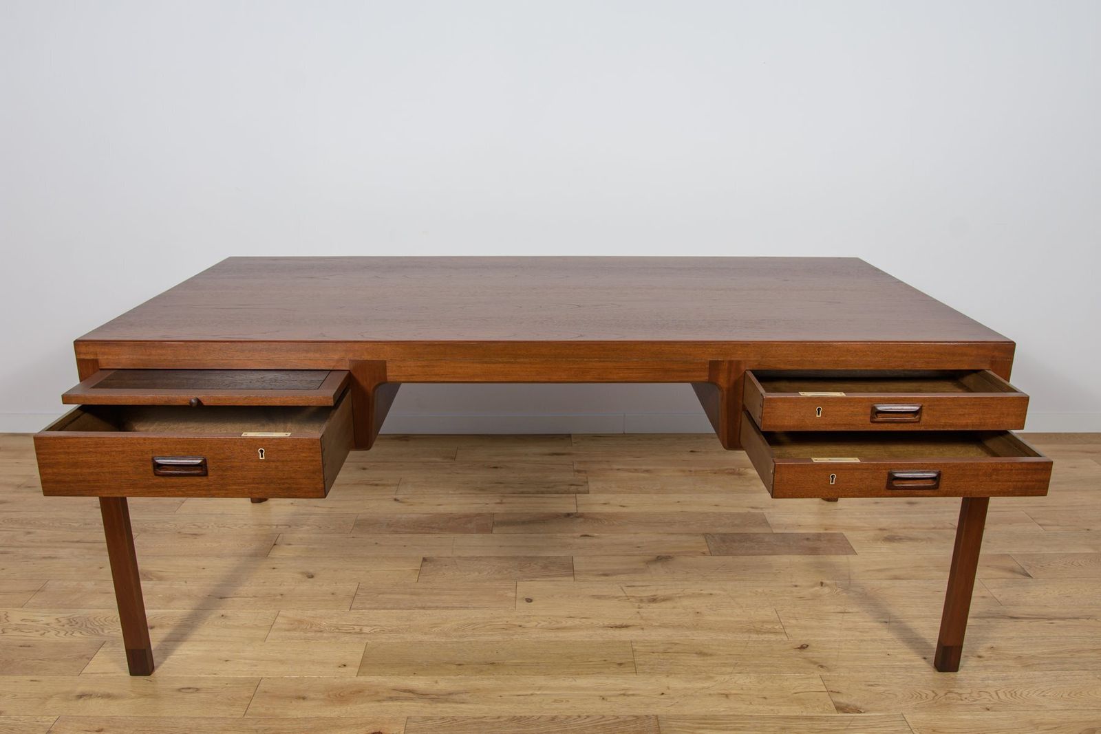 4939.0 Mid Century Teak Desk By Ejner Larsen & Aksel Bender Madsen For Willy Beck, Denmark, 1950s photo