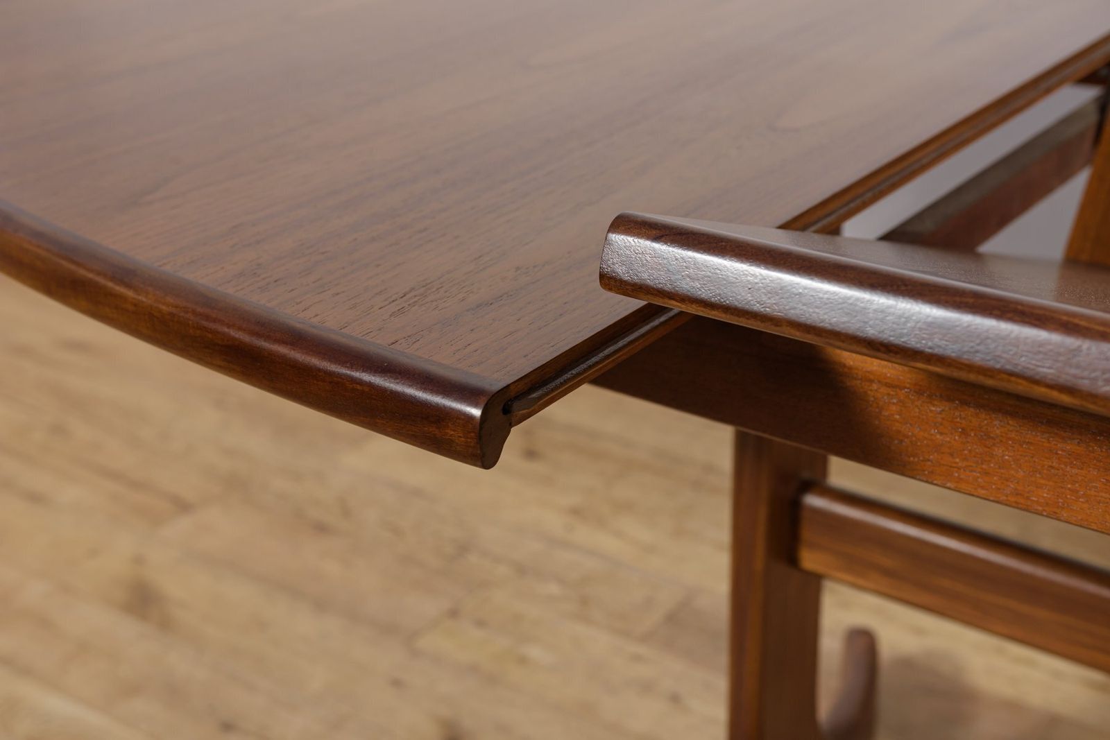 photo furniture Mid Century Oval Dining Table In Teak From G Plan, United Kingdom, 1960s