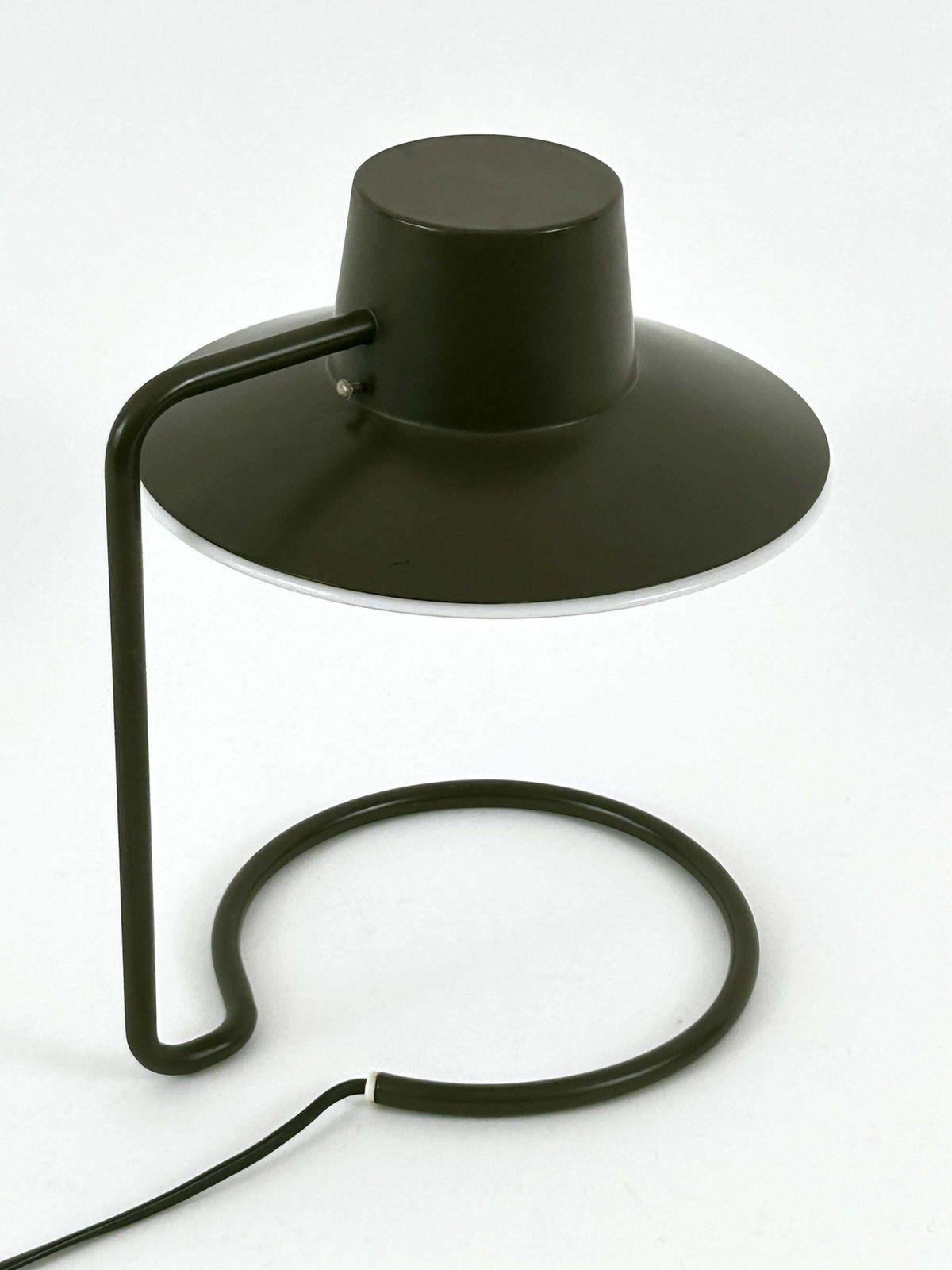 photo vintage Early Dark Brown Oxford Table Lamp By Arne Jacobsen For Louis Poulsen 1960s