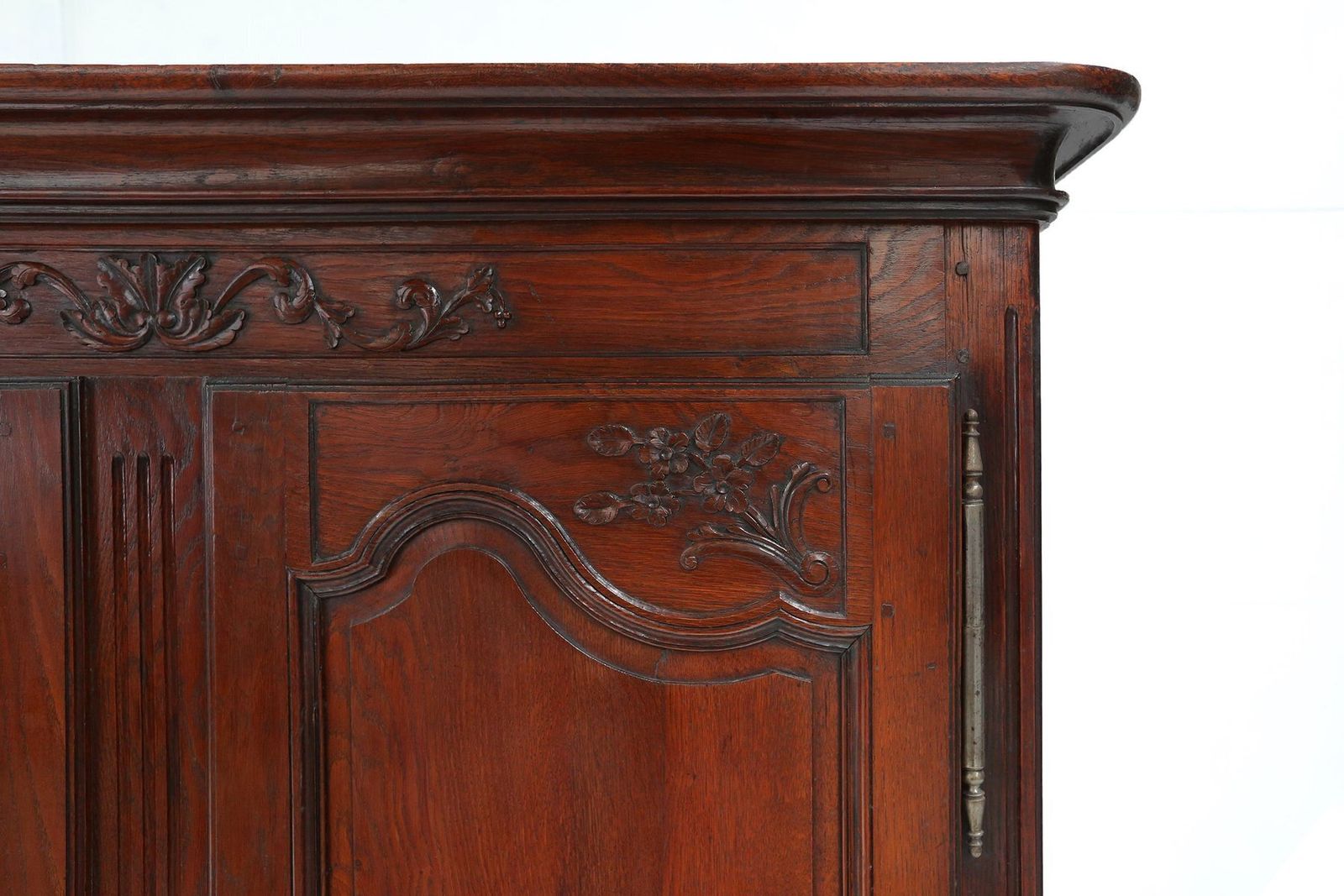 Large French Louis XVI Carved Bridal Wardrobe, 1850s photo vinterior