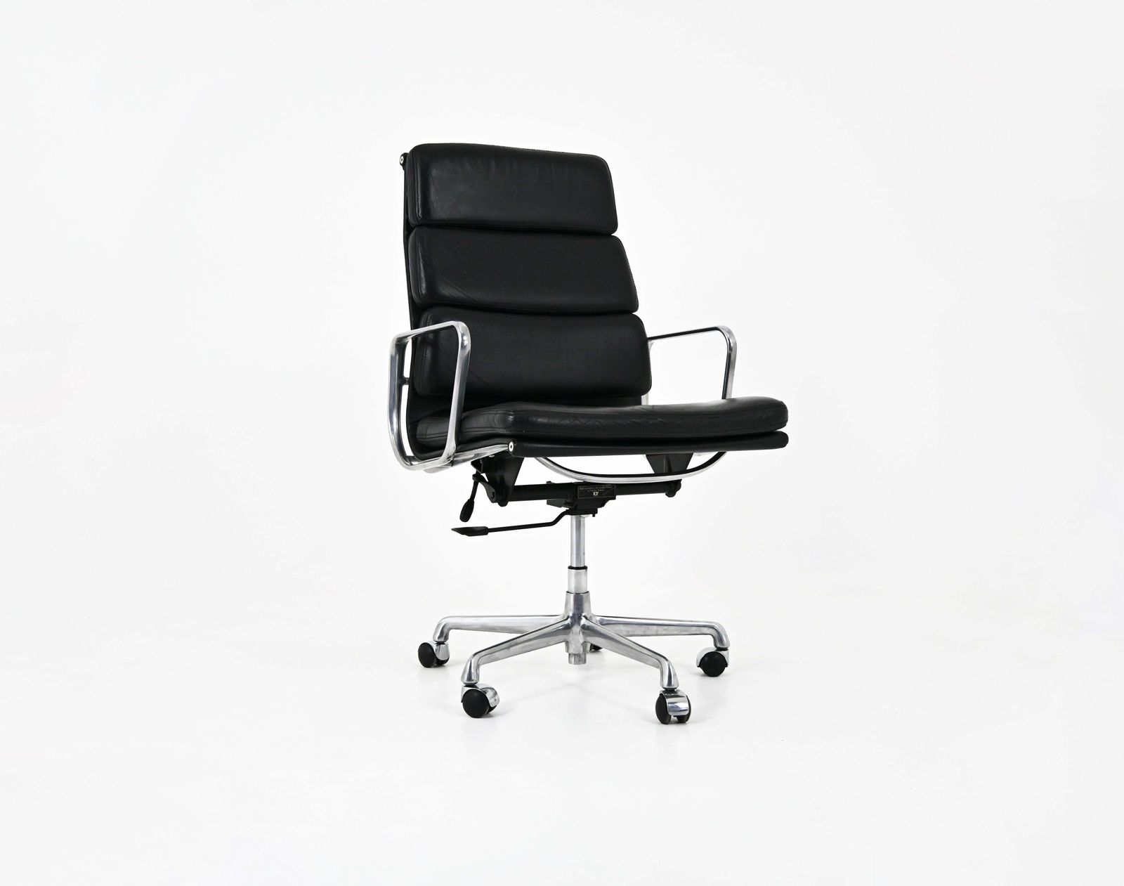 Ea 216 Soft Pad Desk Chair By Charles & Ray Eames For Icf, 1970s photo for sale