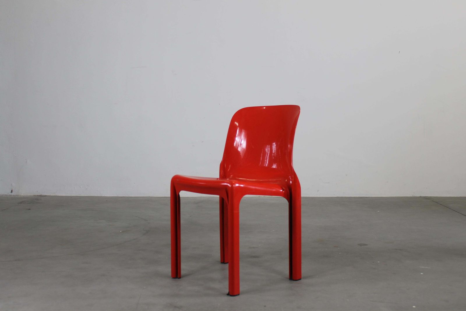 Vico Magistretti Set Of Four Red Selene Chairs By Artemide 1970s photo 1306.0