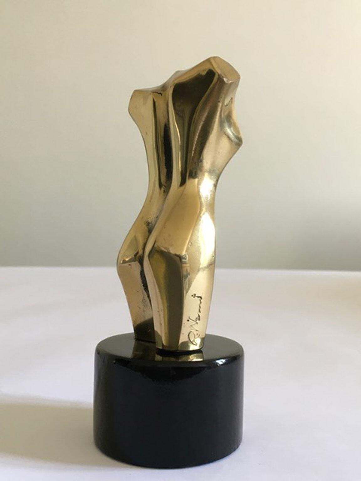 Buste féminin nu en bronze, multiple, fin du XXe siècle, Italie, années 1980, par Nanut photo buy
