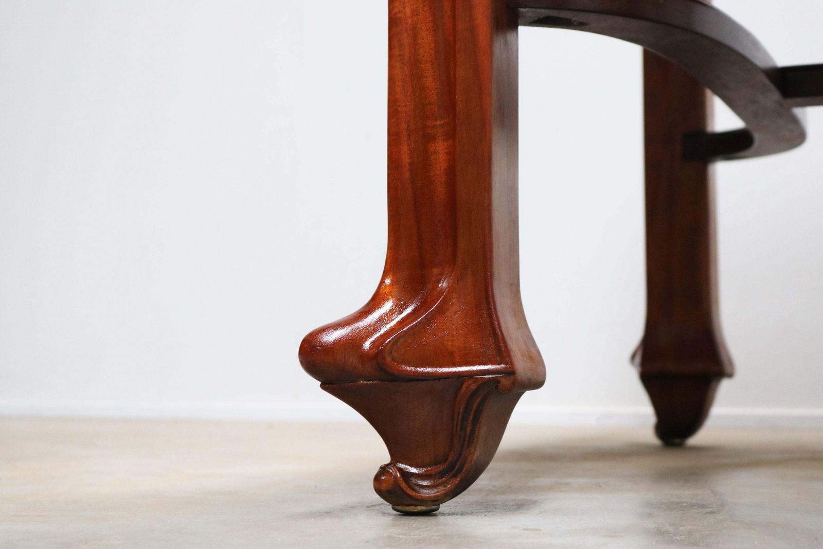 Massief Gesneden Mahonie Art Nouveau Tafel Van Maison Gouffe Met Ingelegde Blad, 1902 photo furniture