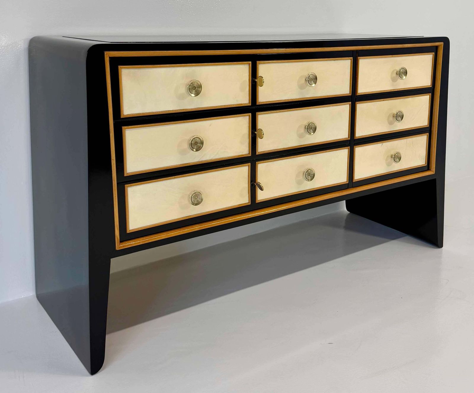 Italian Art Deco Dresser By Paolo Buffa In Maple, Lacquer And Parchment, 1940s photo Furniture