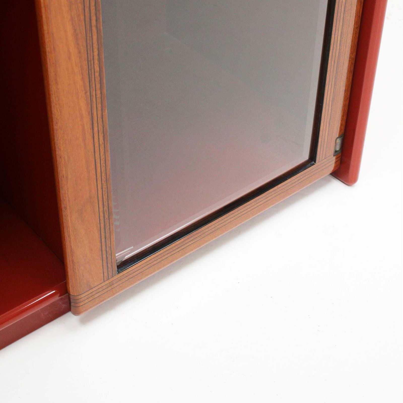 photo furniture Mid Century Afra & Tobia Scarpa Italian Wood Red Lacquer And Glass 1960s Vitrine