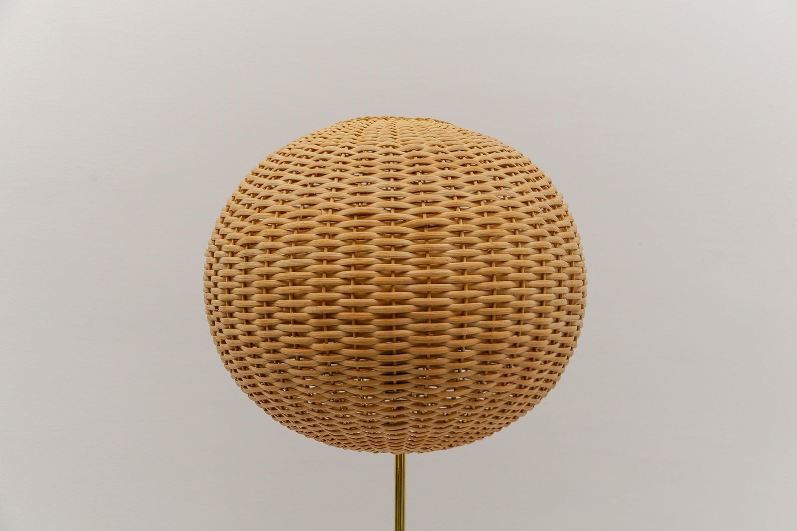 photo furniture Mid Century Modern Floor Lamp In Brass And Teak From Temde, 1960s Switzerland
