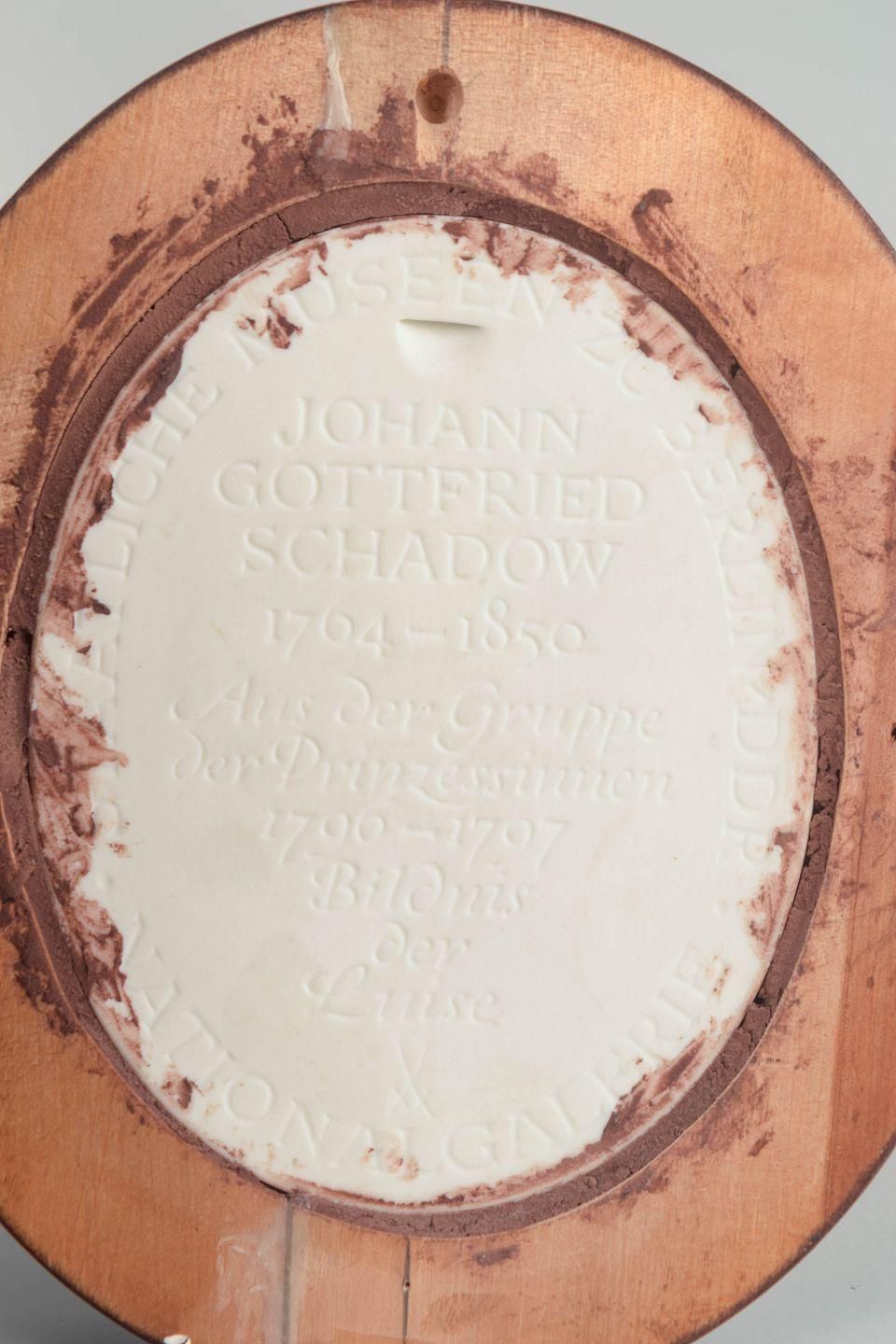 Meissen. Plaque ovale en relief, biscuit de porcelaine, portrait féminin de profil. photo for sale