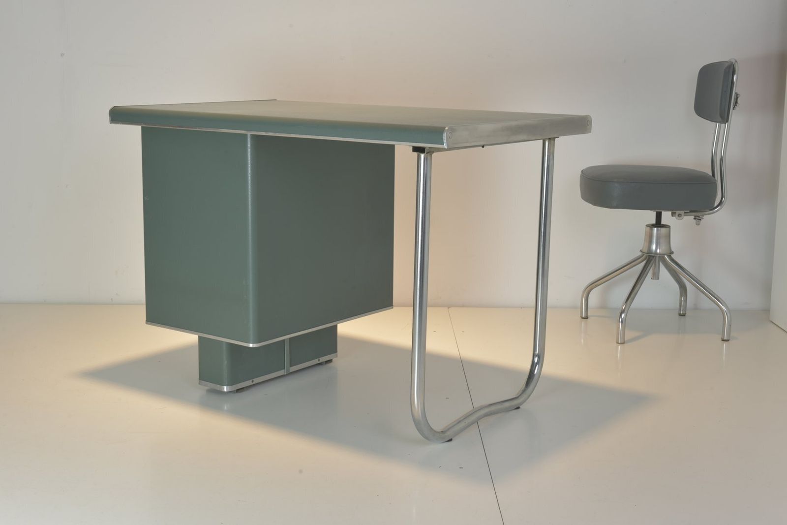 Steeltube Desk With Desk Chair From Nori, France, 1958, Set Of 2 photo vintage