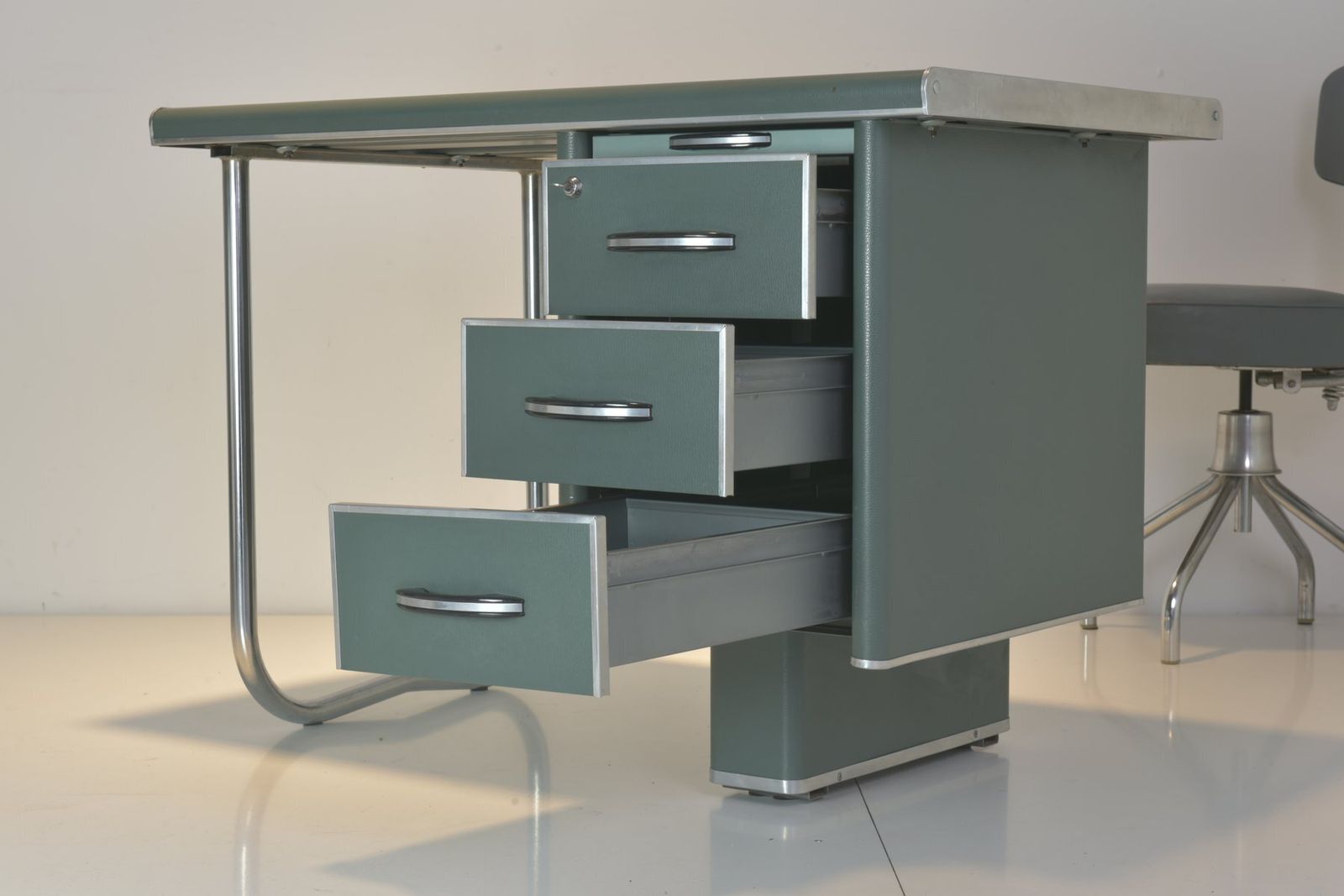 2669.0 Steeltube Desk With Desk Chair From Nori, France, 1958, Set Of 2 photo