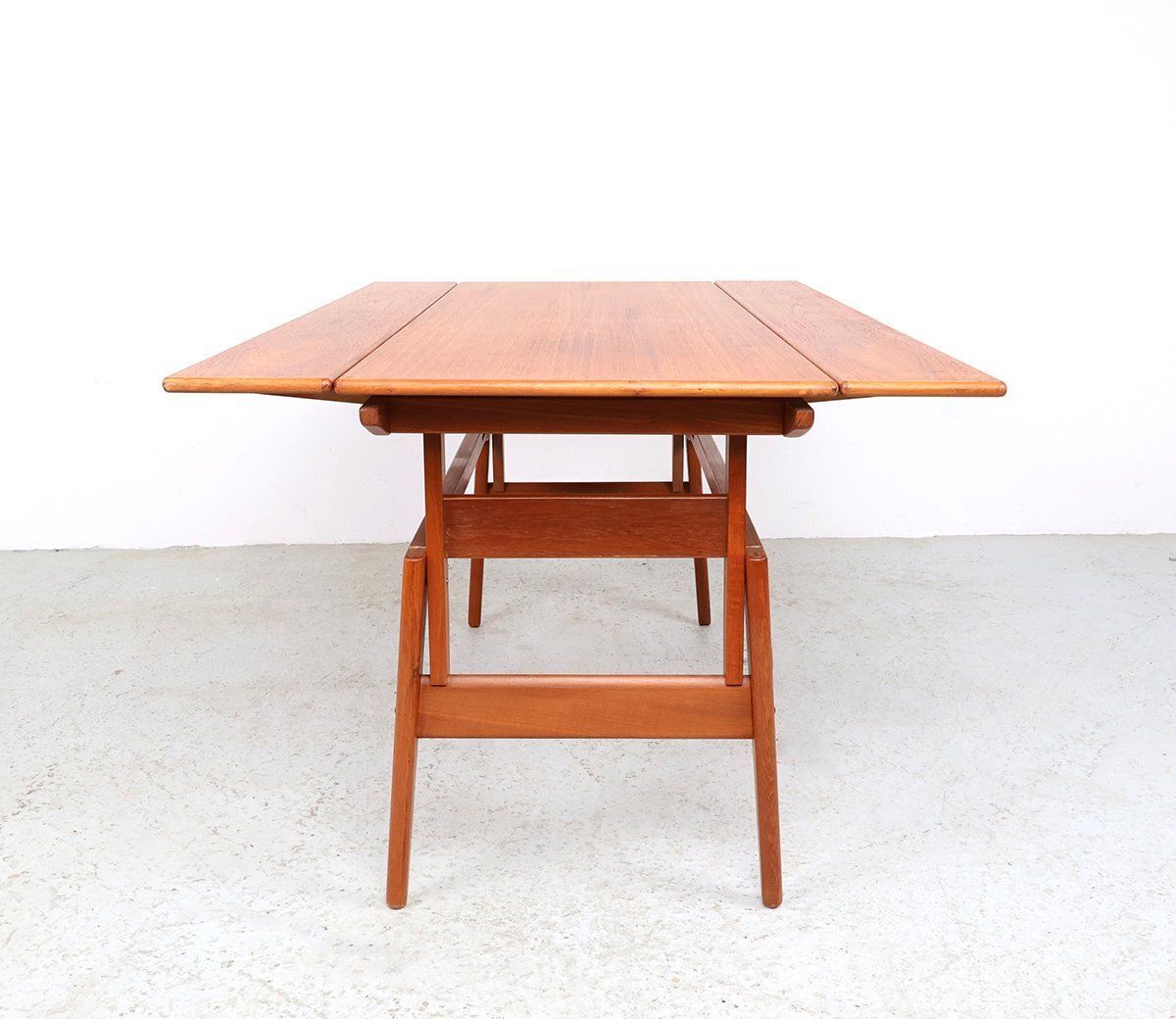 photo furniture Vintage Height Adjustable Coffee Or Dining Table By Kai Kristiansen For Trioh, 1970s