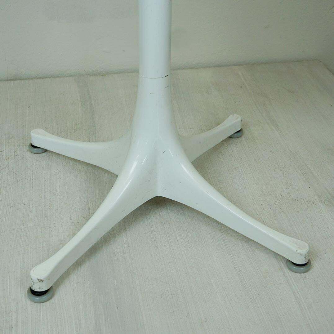 White George Nelson Pedestal Coffee Side Table For Herman Miller, USA, 1960s photo Furniture