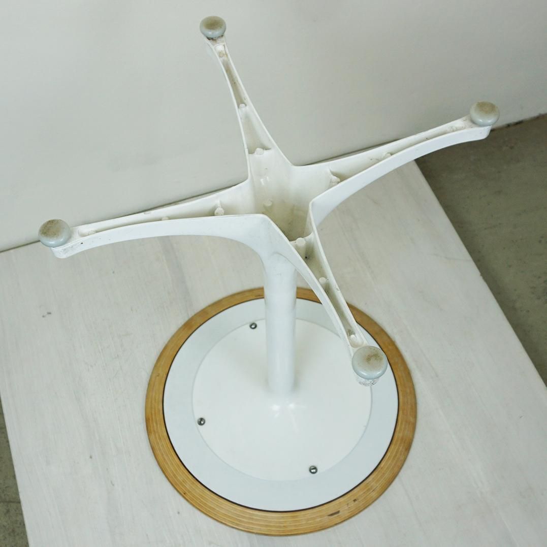 Furniture White George Nelson Pedestal Coffee Side Table For Herman Miller, USA, 1960s photo