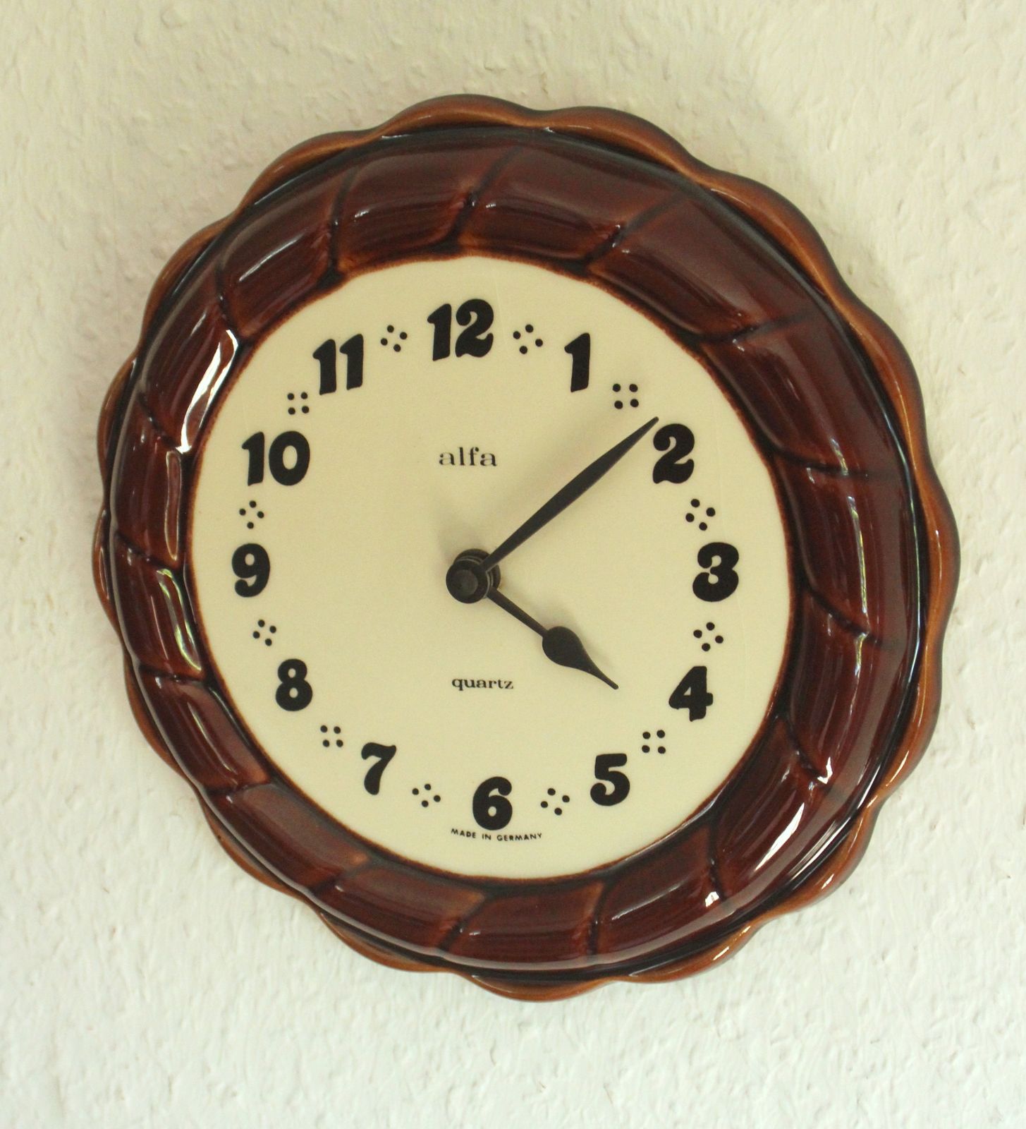 Ceramic Kitchen Clock In The Shape Of A Baking Dish   Vintage