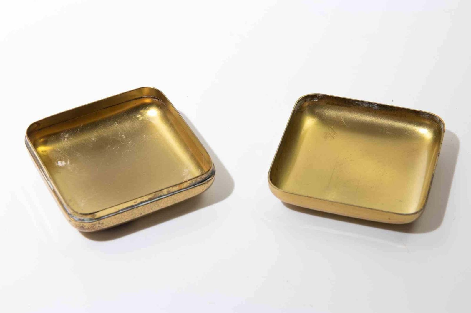 Italian Gold Plated Metal Trinket Or Pill Box By F. Jacovitti, Rome, 1960s photo furniture