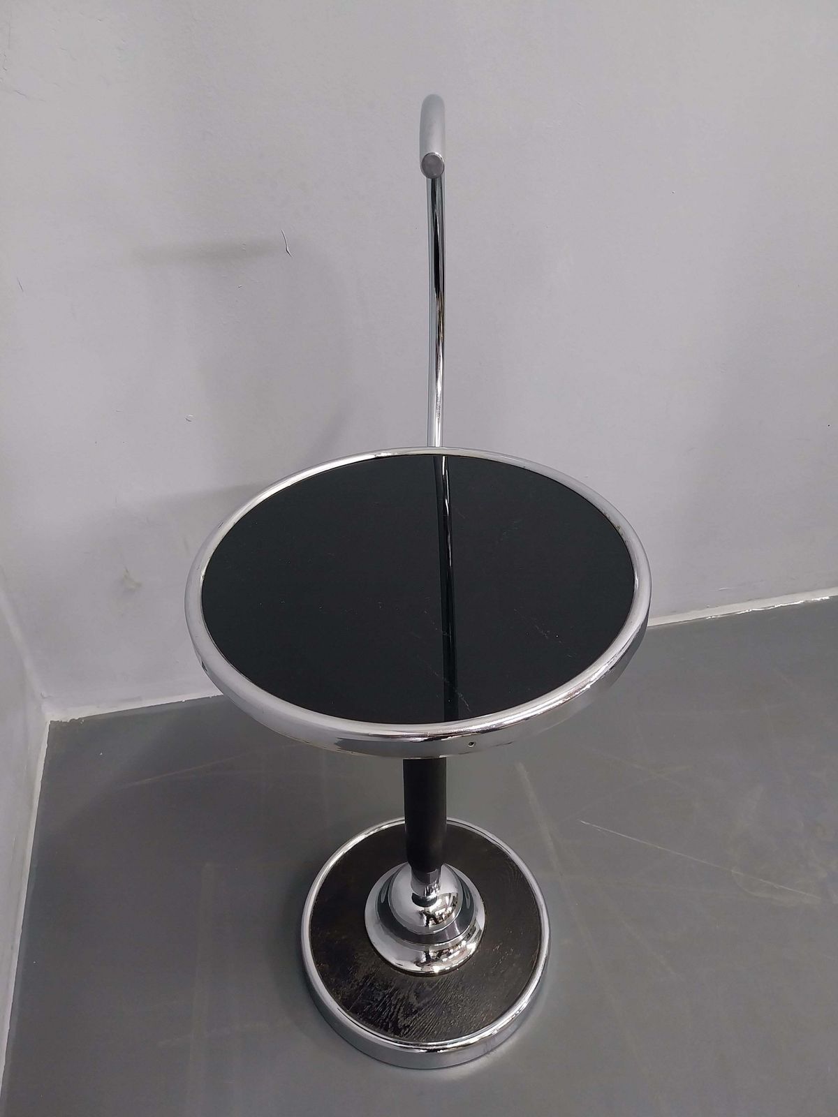 Functionalist Side Table , 1932s , Czechoslovakia photo vinterior