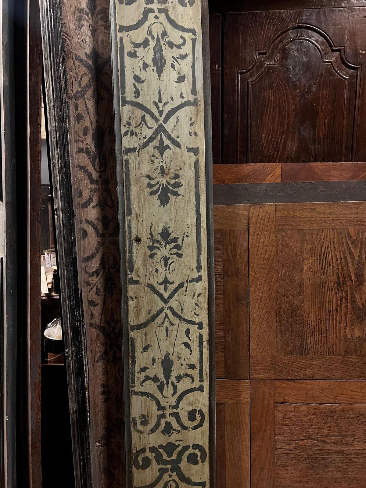 Lacquered Wood Portal, Italy photo vinterior