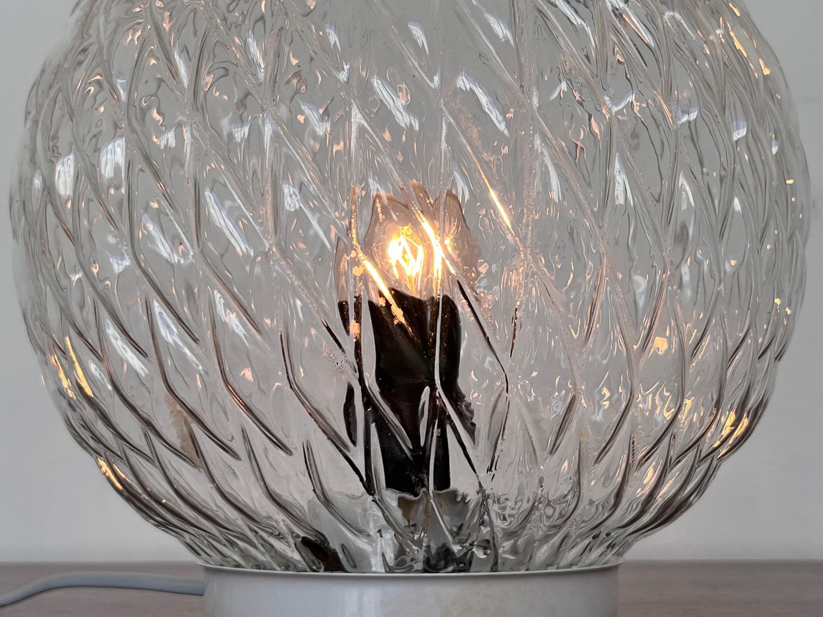 Design mid-century glazen tafellamp, jaren 1980 — Tsjecho-Slowakije photo for sale