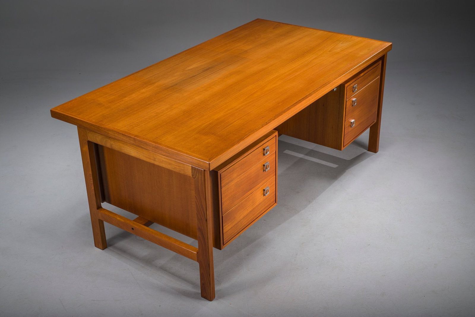 Danish Modern Executive Teak Desk By Arne Vodder For H.P. Hansen, 1960s photo vintage